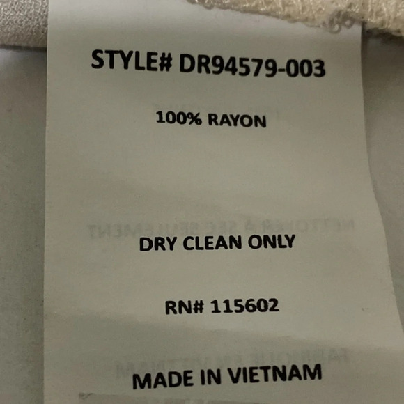 Lush Floral Dress Size M - Picture 9 of 9